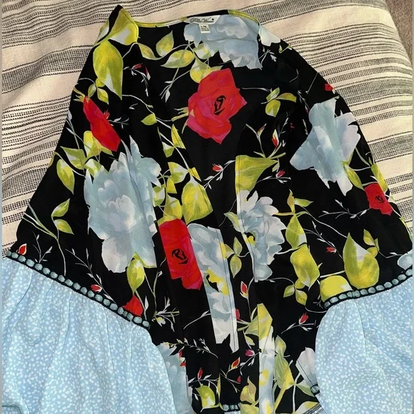 The Pioneer Woman Floral Tunic with Black and Blue Accents - Picture 2 of 8